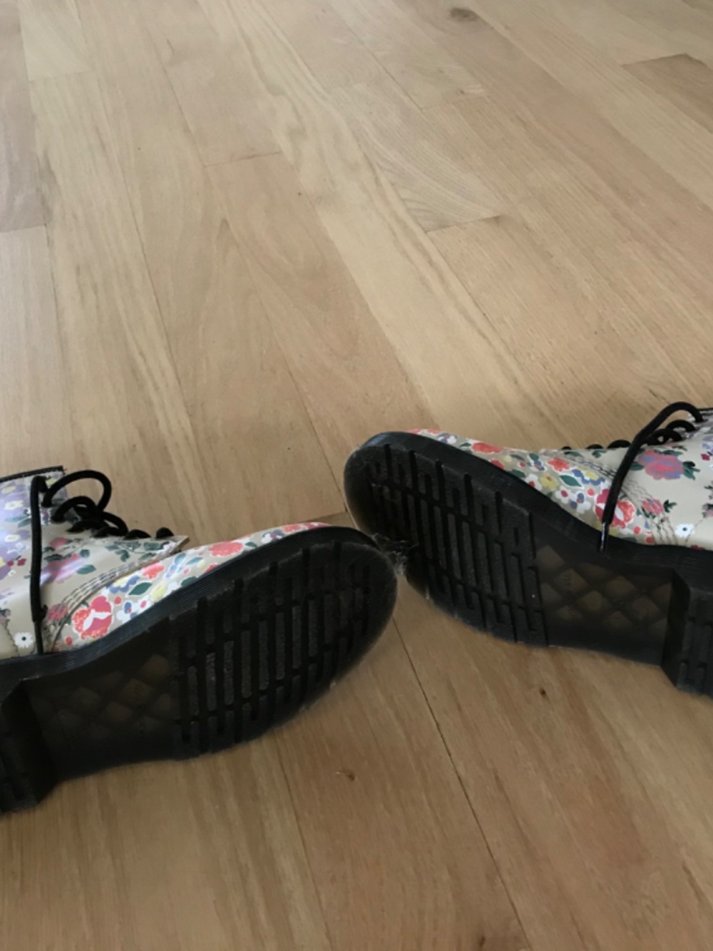 Dr.Martens boots never worn! Size 7 - Picture 2 of 2